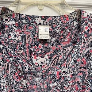Terra & Sky Women’s Plus Size 3X Paisley Print Button-Down Blouse
